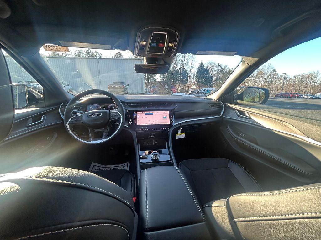 new 2026 Jeep Grand Cherokee car, priced at $41,495