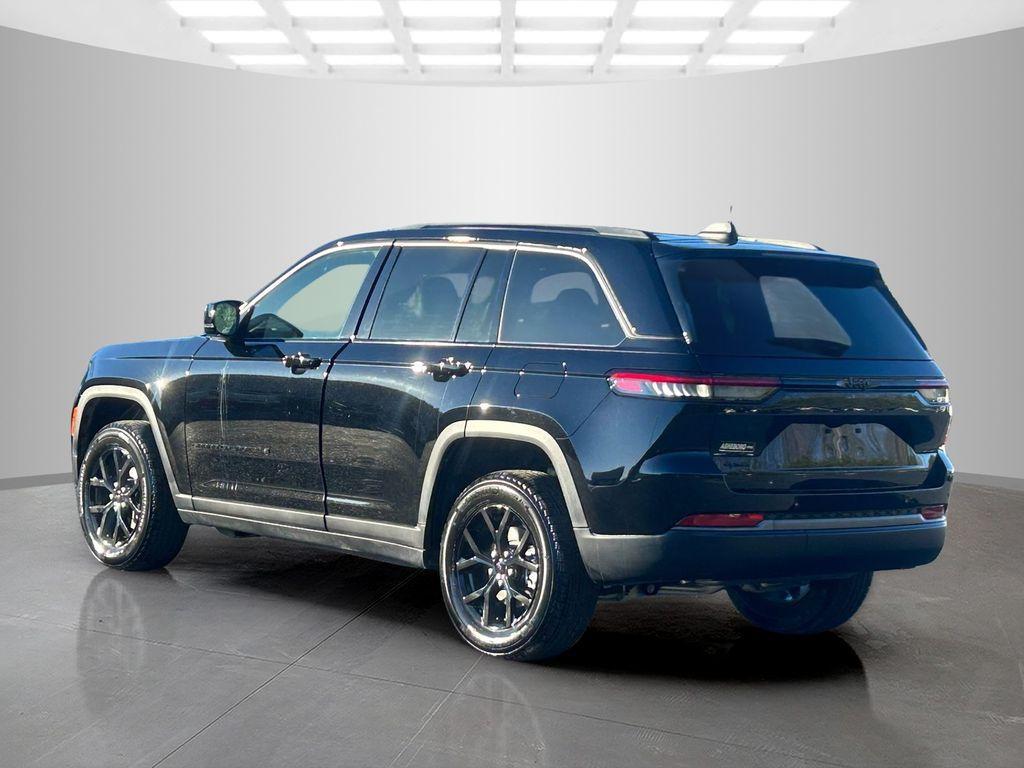 new 2026 Jeep Grand Cherokee car, priced at $41,495