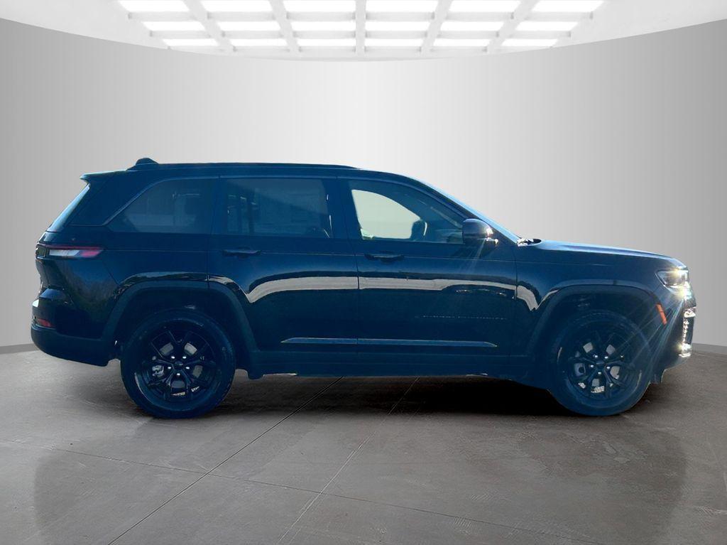 new 2026 Jeep Grand Cherokee car, priced at $41,495