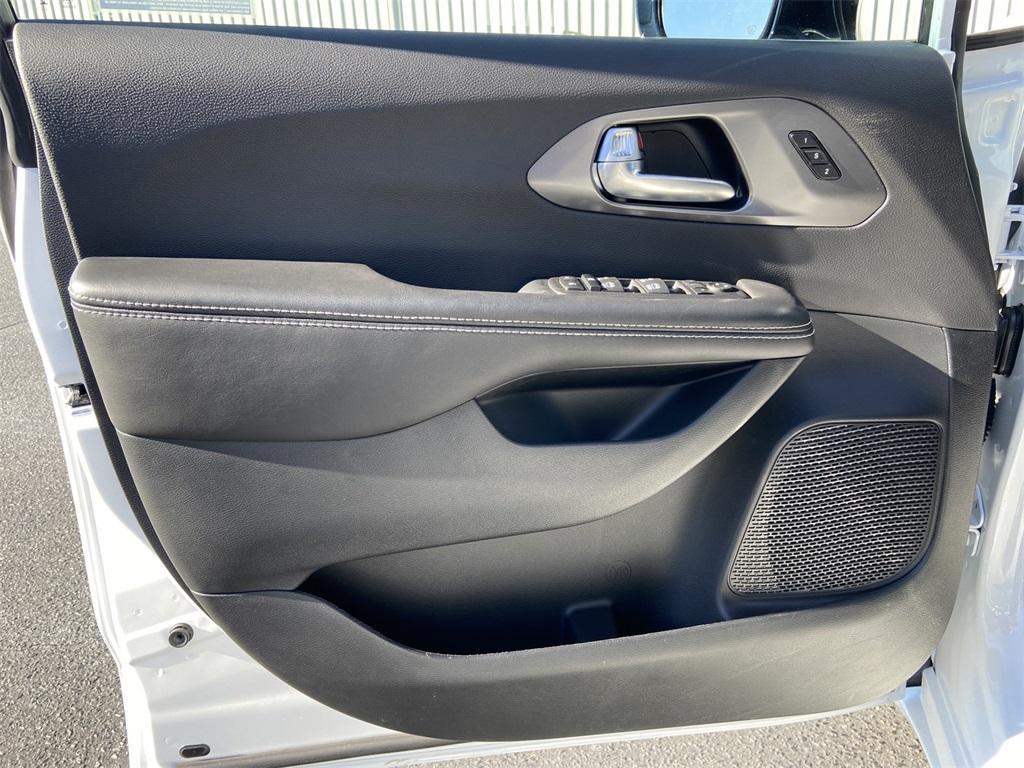 new 2026 Chrysler Pacifica car, priced at $40,995