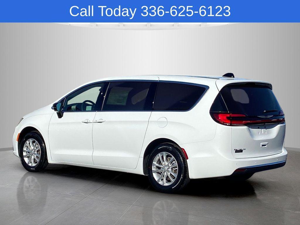 new 2026 Chrysler Pacifica car, priced at $39,995