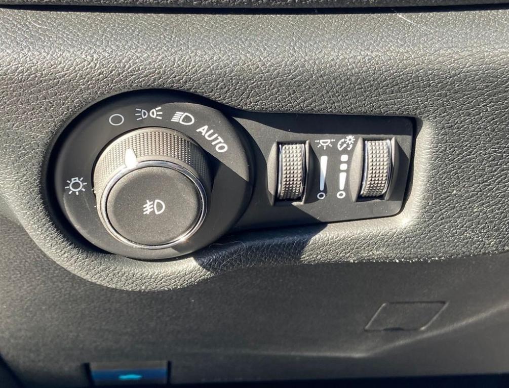 new 2026 Chrysler Pacifica car, priced at $39,995