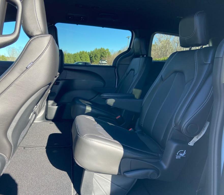 new 2026 Chrysler Pacifica car, priced at $39,995