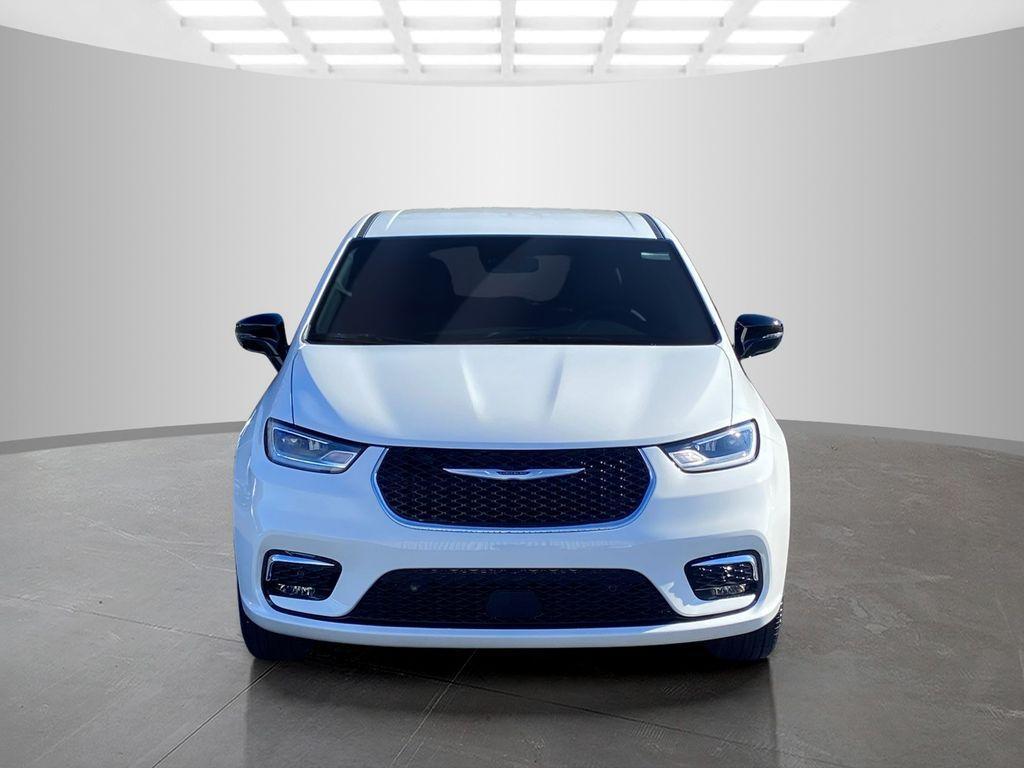 new 2026 Chrysler Pacifica car, priced at $39,995