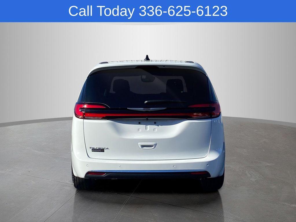 new 2026 Chrysler Pacifica car, priced at $39,995