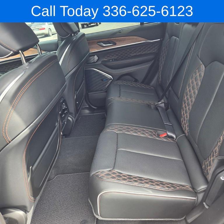 new 2026 Jeep Grand Cherokee car, priced at $59,165
