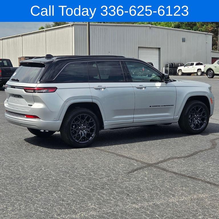new 2026 Jeep Grand Cherokee car, priced at $59,165
