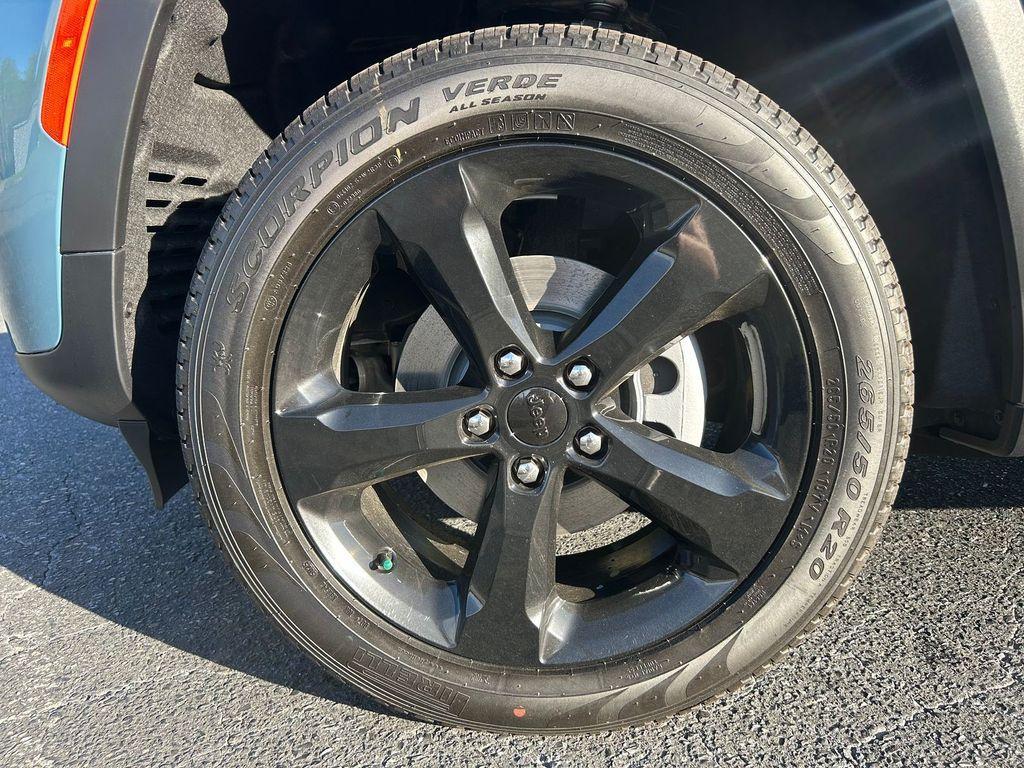 new 2026 Jeep Grand Cherokee car, priced at $43,995