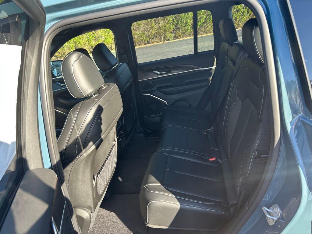 new 2026 Jeep Grand Cherokee car, priced at $43,995