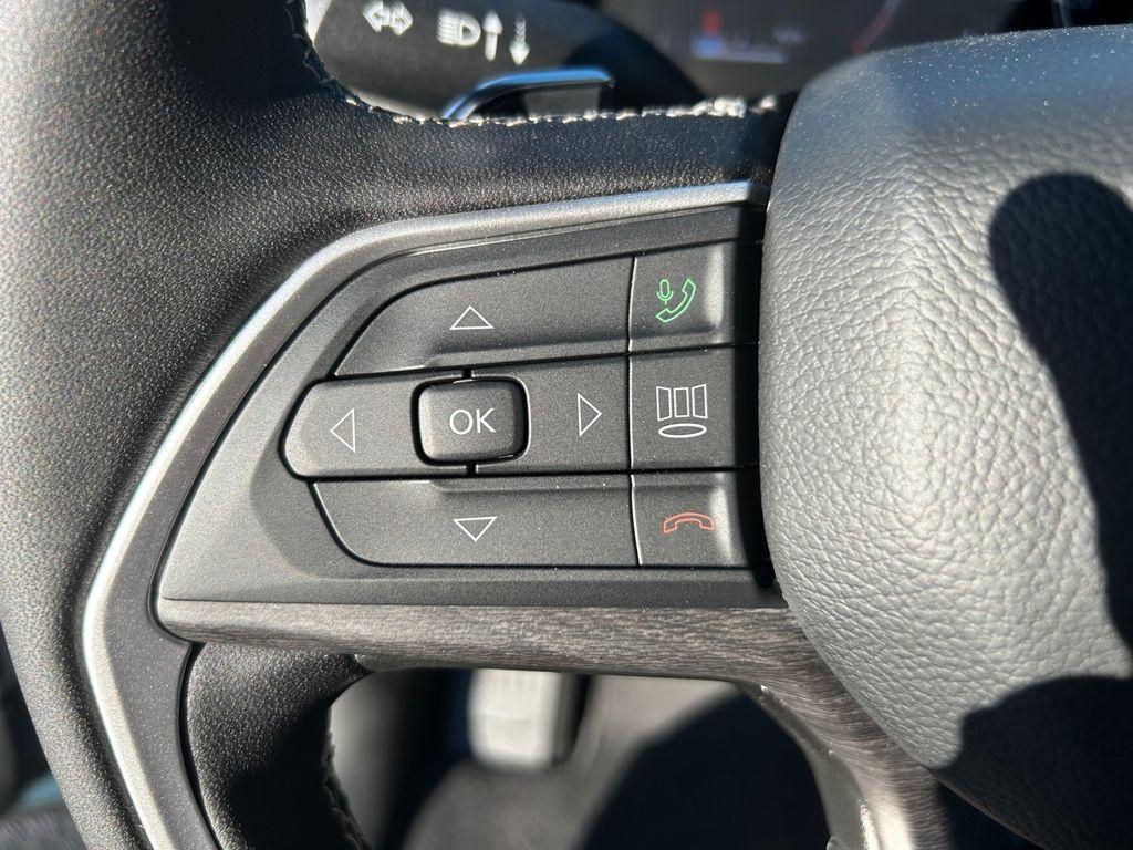 new 2026 Jeep Grand Cherokee car, priced at $43,995