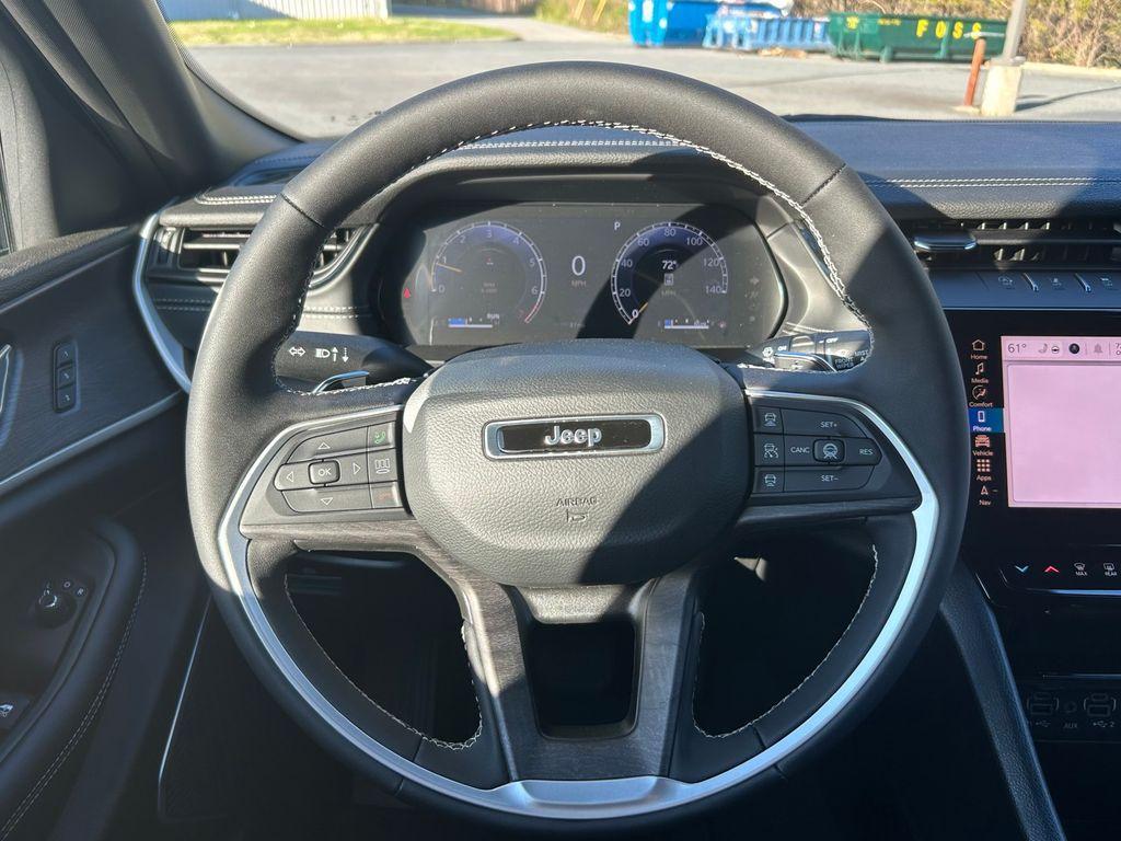 new 2026 Jeep Grand Cherokee car, priced at $43,995