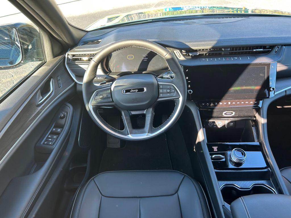 new 2026 Jeep Grand Cherokee car, priced at $43,995