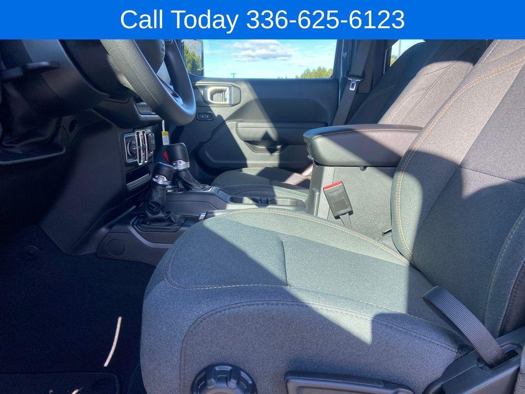 new 2026 Jeep Gladiator car, priced at $38,565