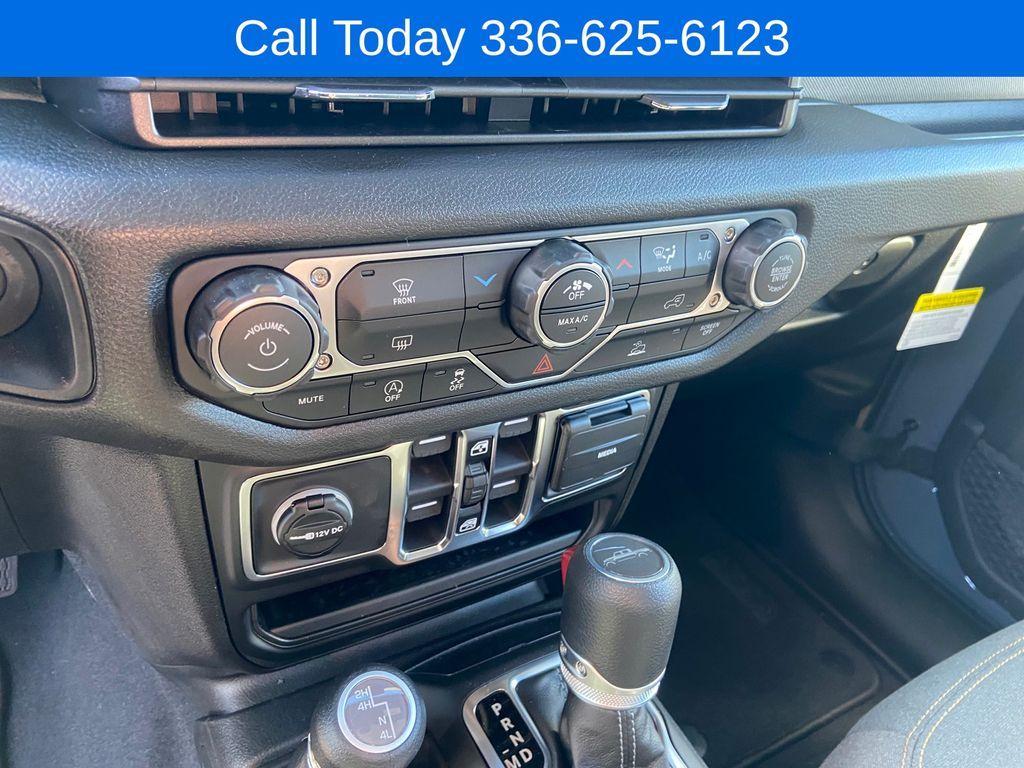 new 2026 Jeep Gladiator car, priced at $38,565