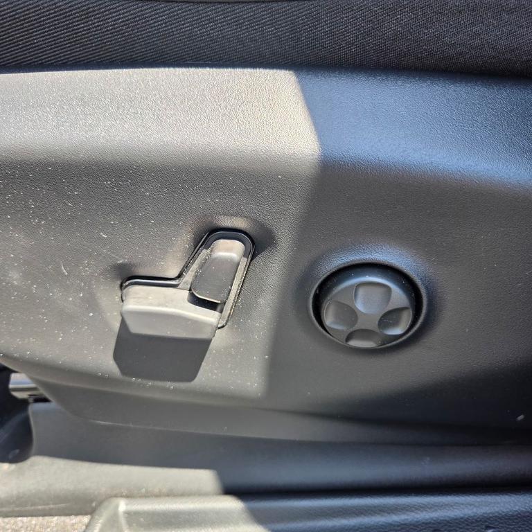 new 2026 Chrysler Pacifica car, priced at $39,495