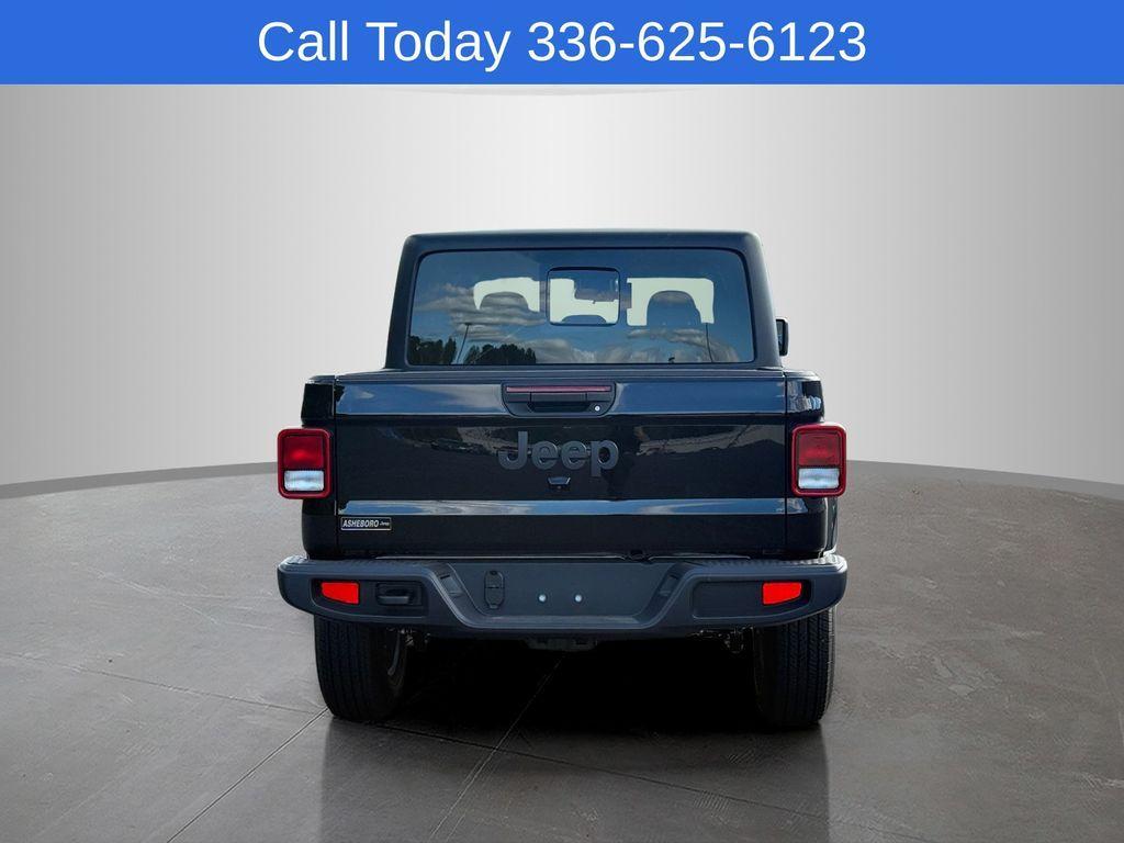 new 2025 Jeep Gladiator car, priced at $39,995