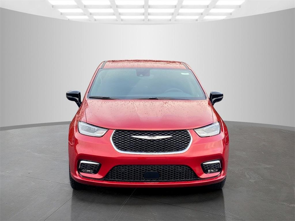 new 2026 Chrysler Pacifica car, priced at $40,995