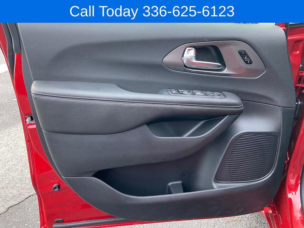 new 2026 Chrysler Pacifica car, priced at $41,295