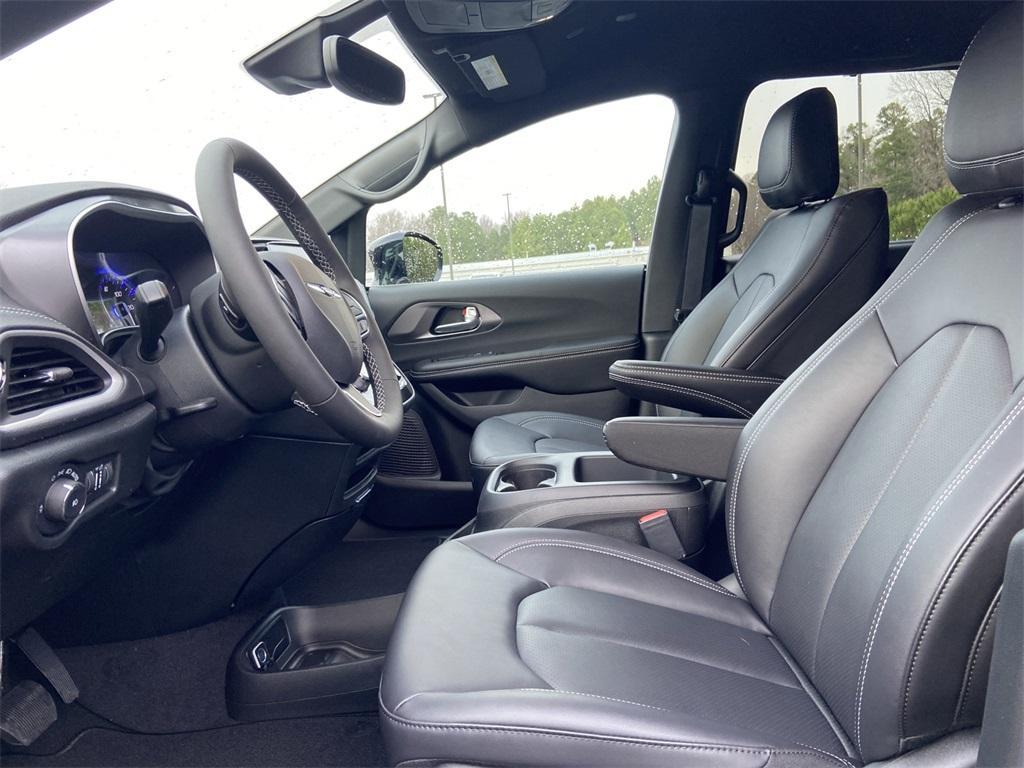 new 2026 Chrysler Pacifica car, priced at $40,995