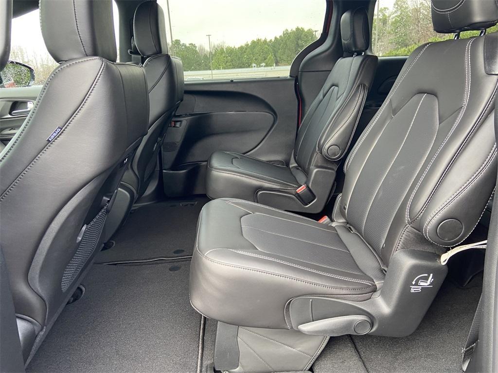 new 2026 Chrysler Pacifica car, priced at $40,995