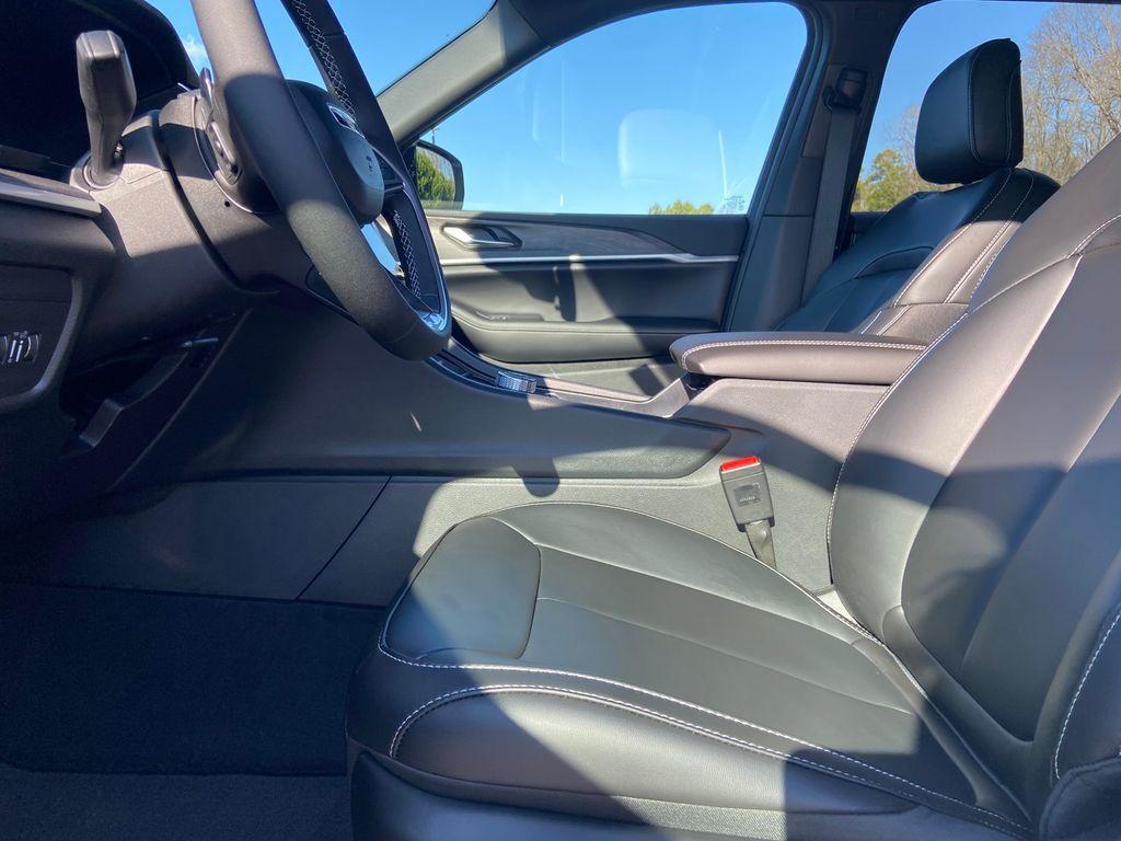 new 2025 Jeep Grand Cherokee L car, priced at $40,495