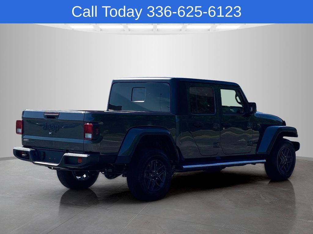 new 2025 Jeep Gladiator car, priced at $39,995