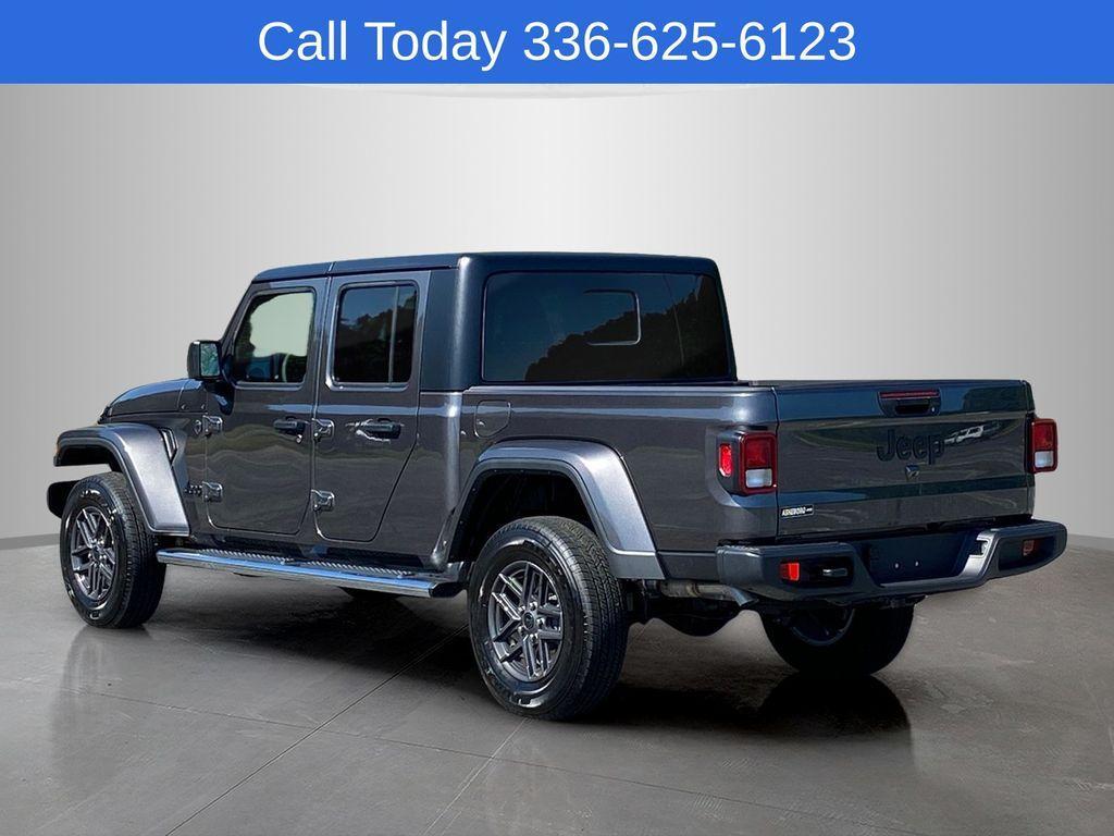 new 2025 Jeep Gladiator car, priced at $39,995