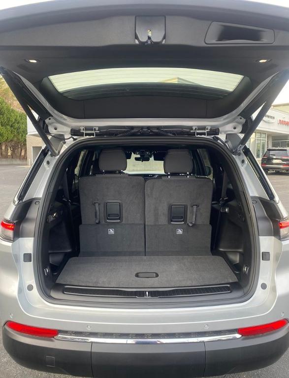 new 2026 Jeep Grand Cherokee L car