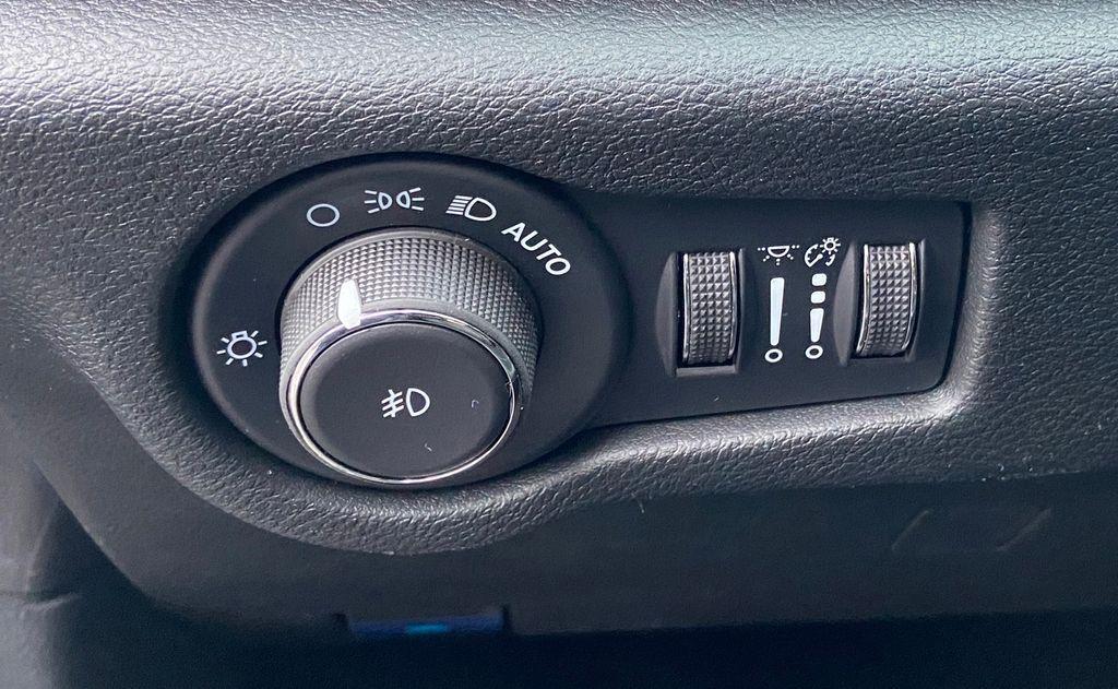 new 2026 Chrysler Pacifica car, priced at $39,995