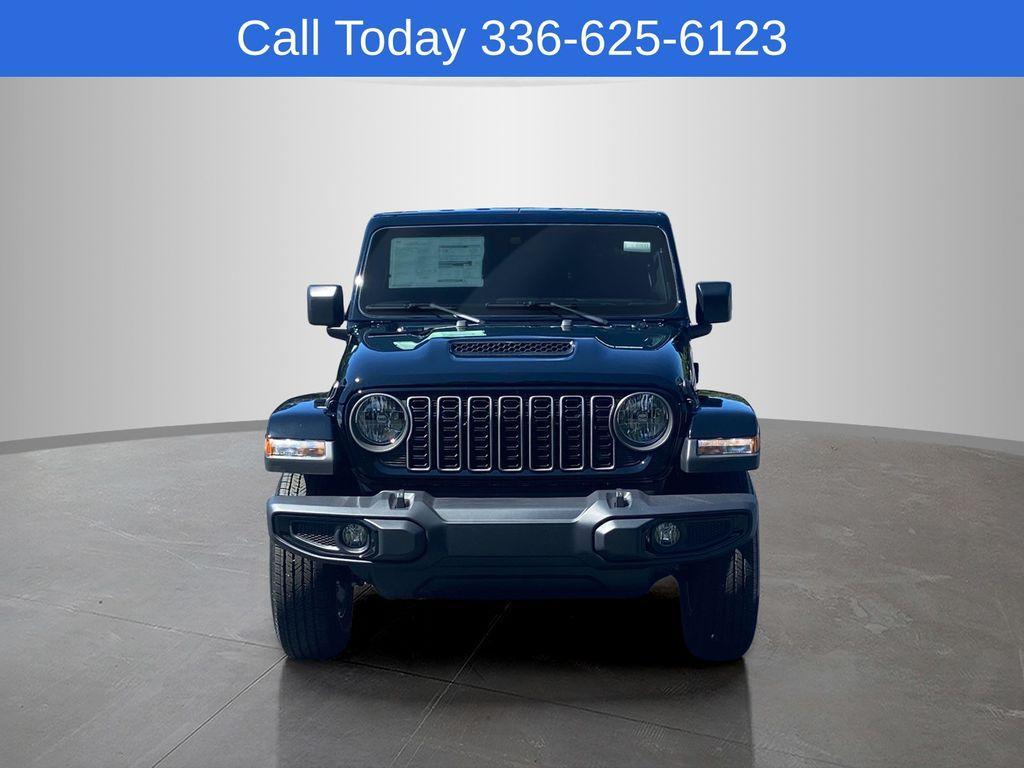 new 2025 Jeep Gladiator car, priced at $39,285