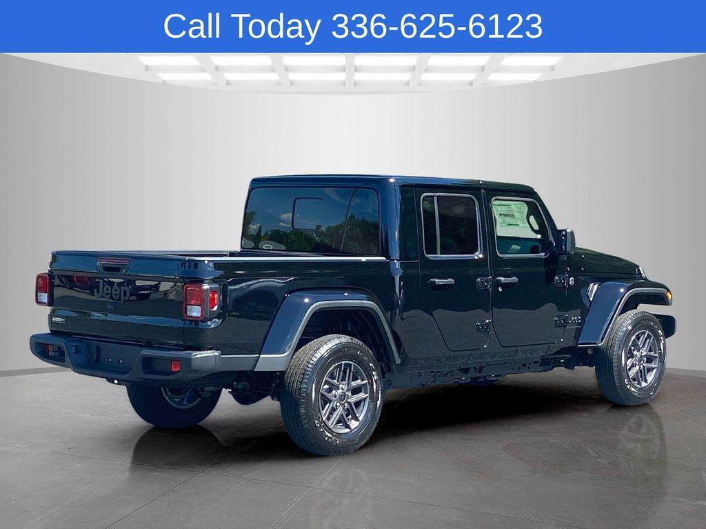 new 2025 Jeep Gladiator car, priced at $39,285