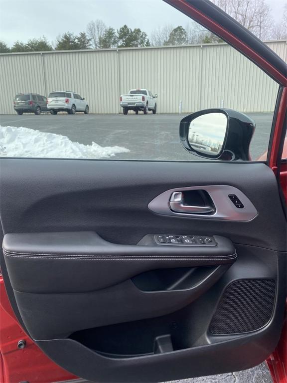 new 2026 Chrysler Pacifica car, priced at $51,585