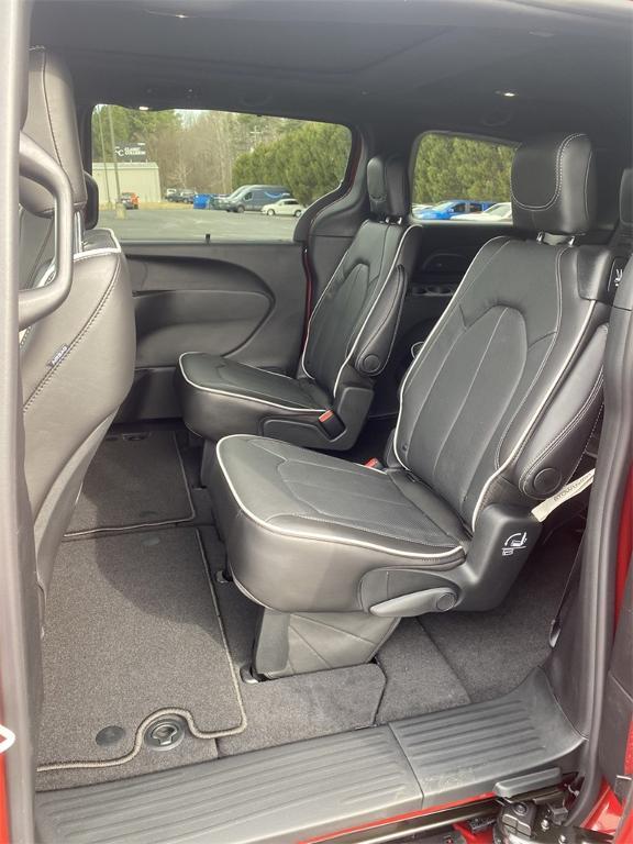 new 2026 Chrysler Pacifica car, priced at $51,585