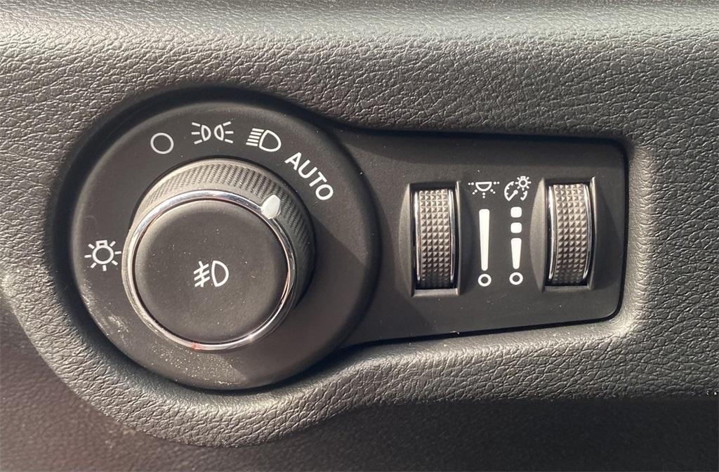 new 2026 Chrysler Pacifica car, priced at $51,585