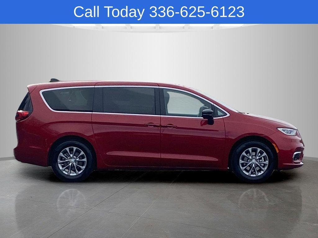 new 2026 Chrysler Pacifica car, priced at $45,085