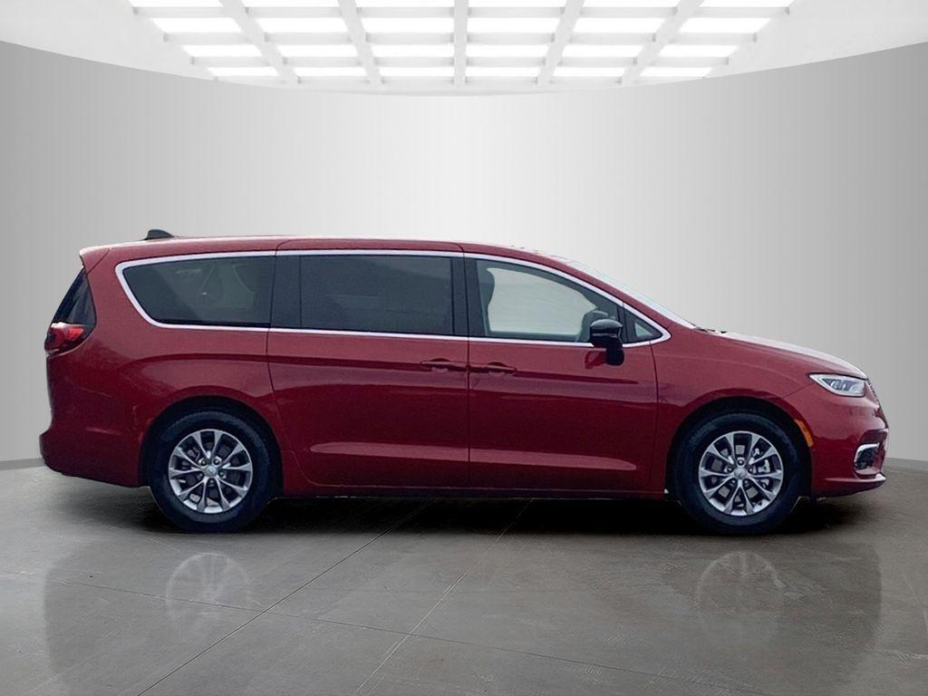 new 2026 Chrysler Pacifica car, priced at $45,085