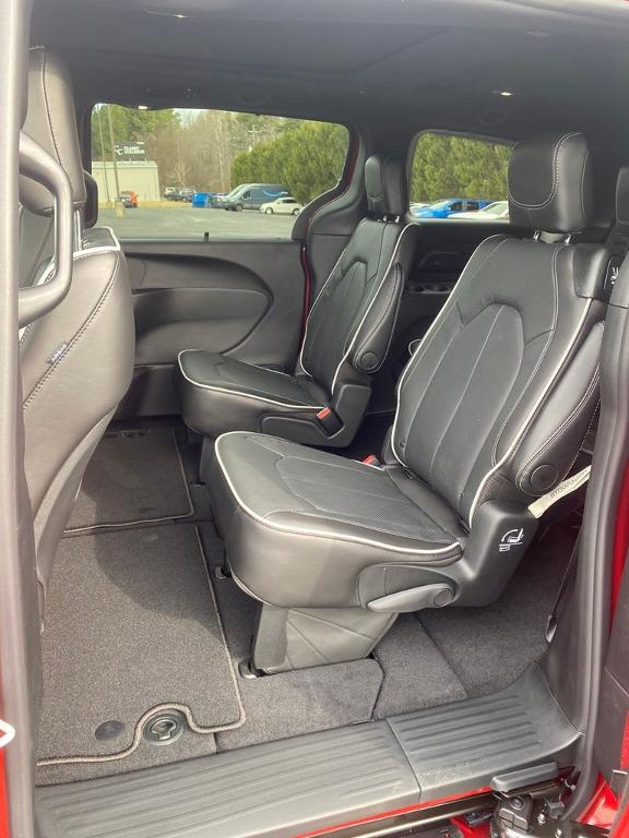 new 2026 Chrysler Pacifica car, priced at $45,085