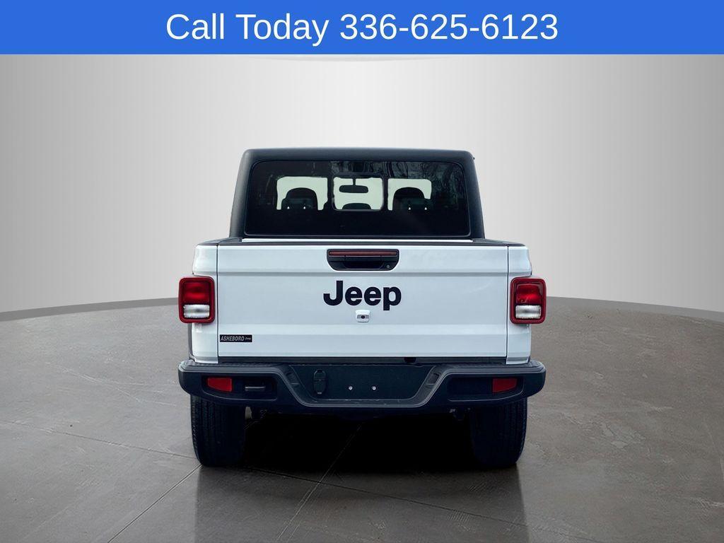 new 2026 Jeep Gladiator car, priced at $37,970