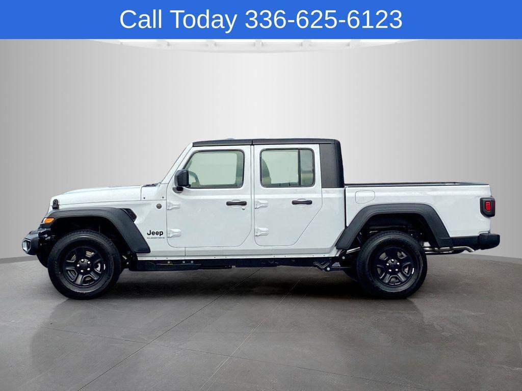 new 2026 Jeep Gladiator car, priced at $37,970