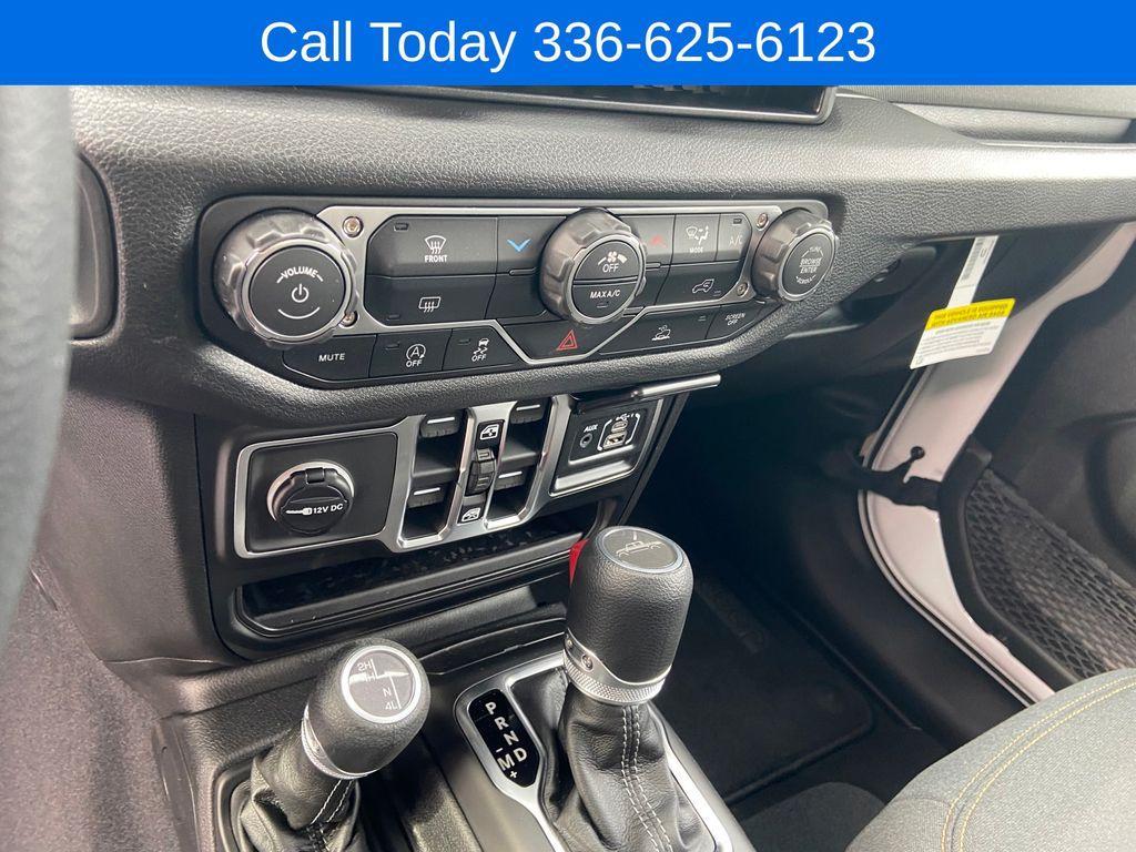 new 2026 Jeep Gladiator car, priced at $37,970