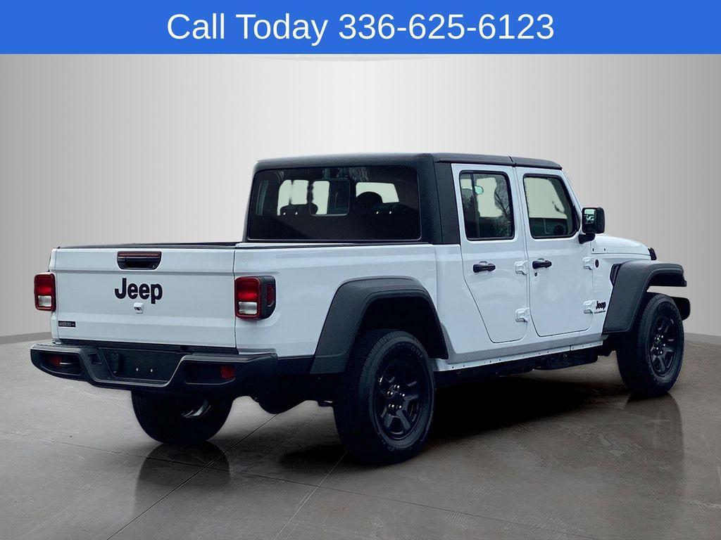 new 2026 Jeep Gladiator car, priced at $36,513
