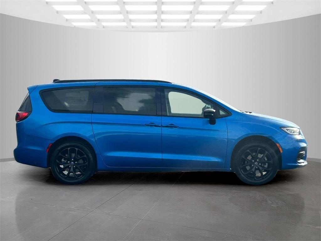 new 2026 Chrysler Pacifica car, priced at $51,795