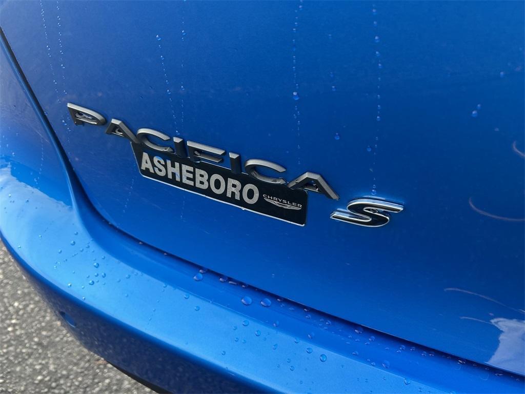 new 2026 Chrysler Pacifica car, priced at $51,795