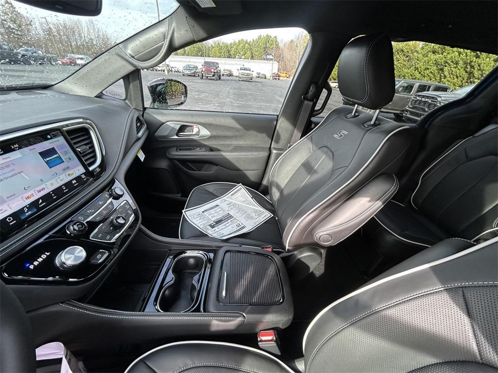 new 2026 Chrysler Pacifica car, priced at $51,795