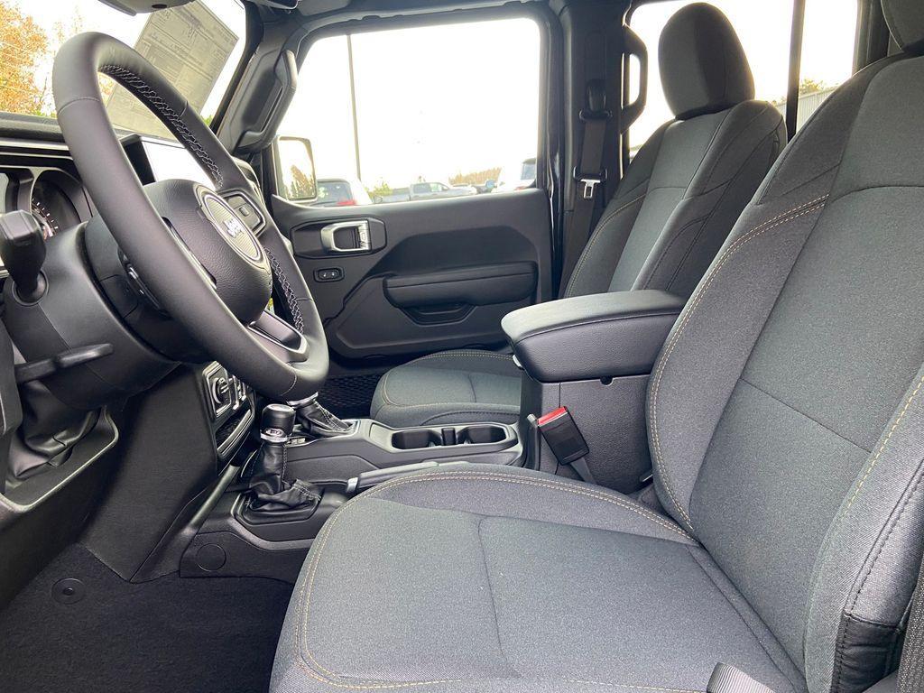 Black Clearcoat 2026 Jeep Gladiator Sport