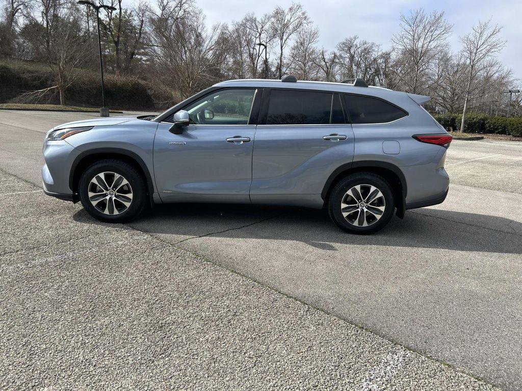 used 2021 Toyota Highlander Hybrid car, priced at $29,707