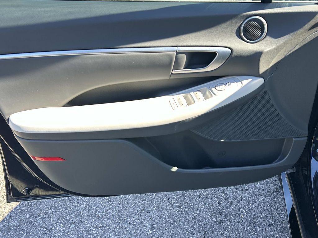 used 2025 Hyundai Sonata car, priced at $27,912