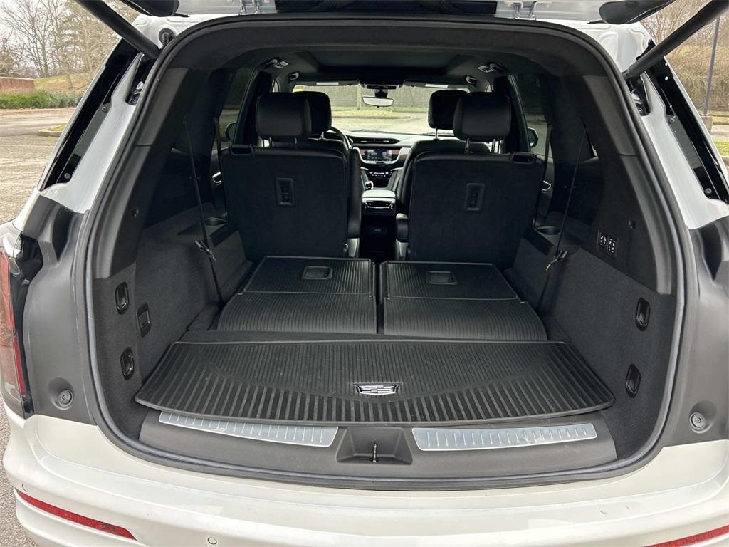 used 2022 Cadillac XT6 car, priced at $38,907