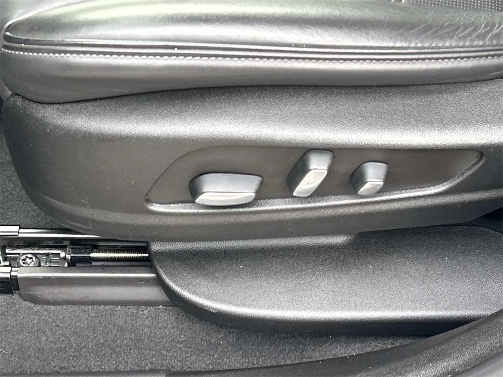 used 2022 Cadillac XT6 car, priced at $38,907