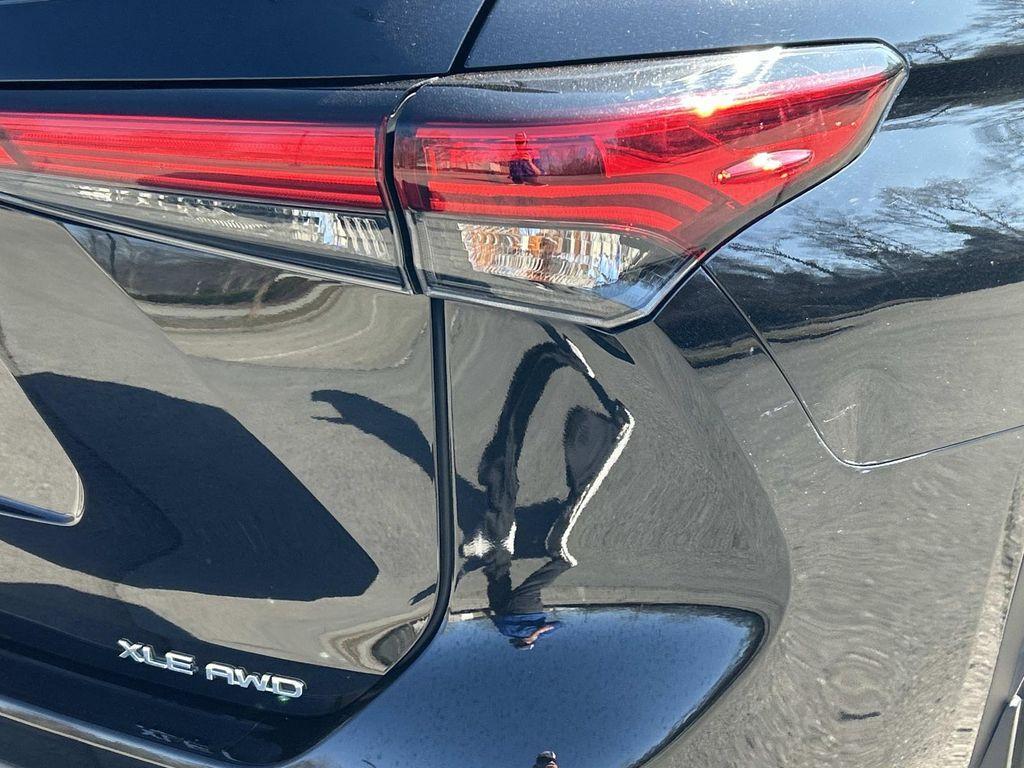 used 2023 Toyota Highlander car, priced at $36,702